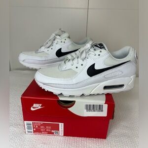 Nike Air Max 90 Women’s 7.5 shoes in white and black trim